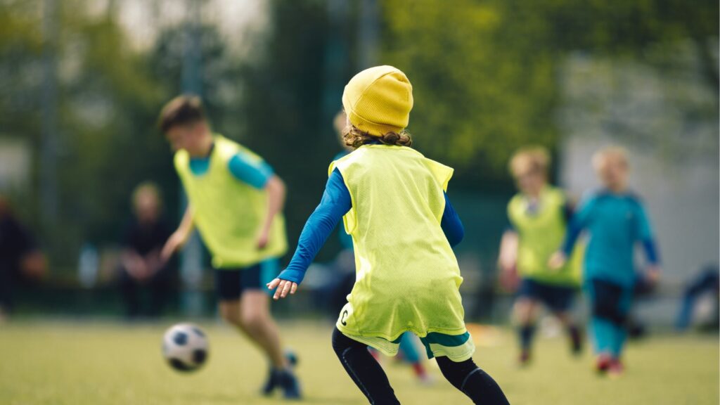 サッカーでDFに向いている人は?ポジション別の特徴や必要な能力も解説_1