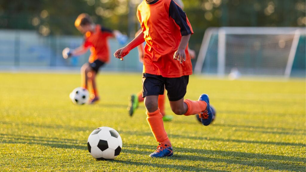 サッカースクールは掛け持ちできる？メリットやデメリット、注意点を解説_2