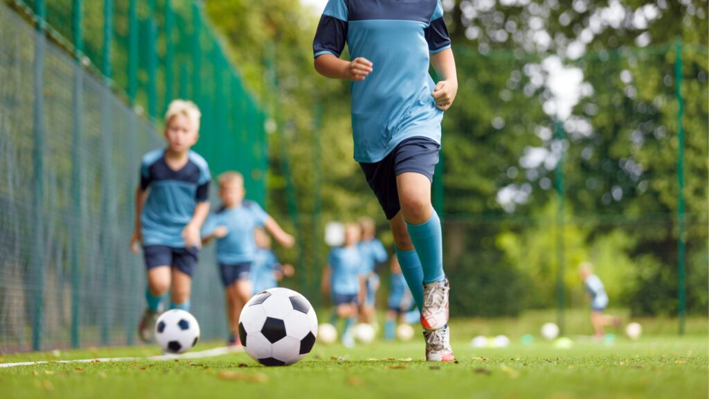 サッカースクールは掛け持ちできる？メリットやデメリット、注意点を解説_3